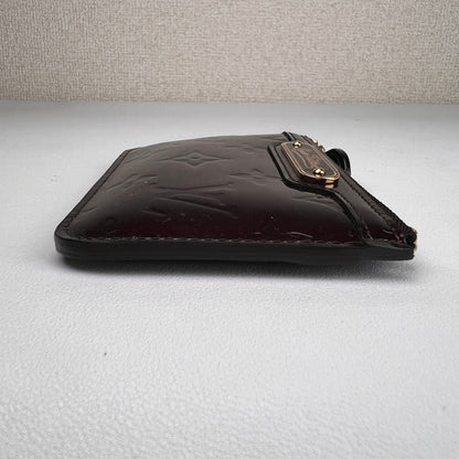 Louis Vuitton Bordeaux Wallets A-16911