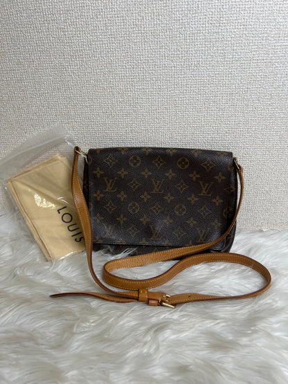 Louis Vuitton Brown Shoulder Bags A-16912