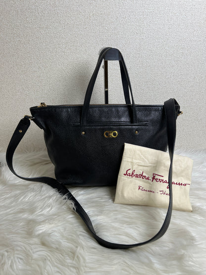 Ferragamo Black Shoulder Bags A-16913