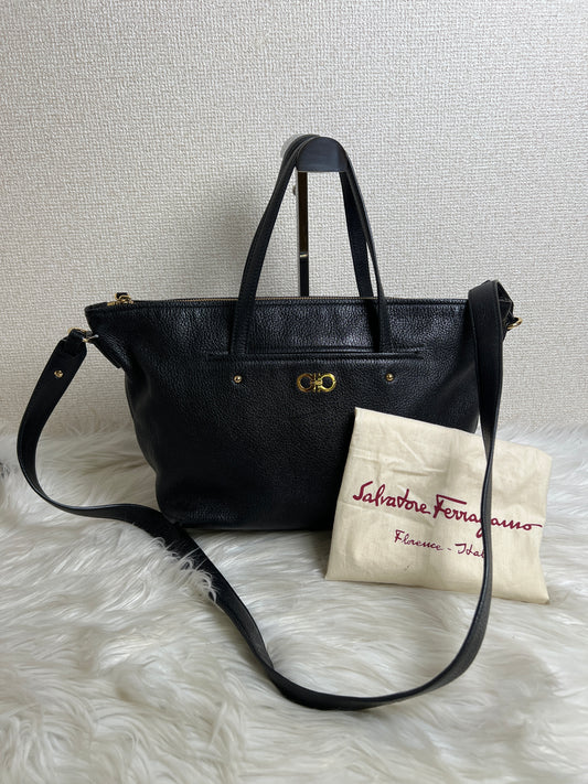 Ferragamo Black Shoulder Bags A-16913