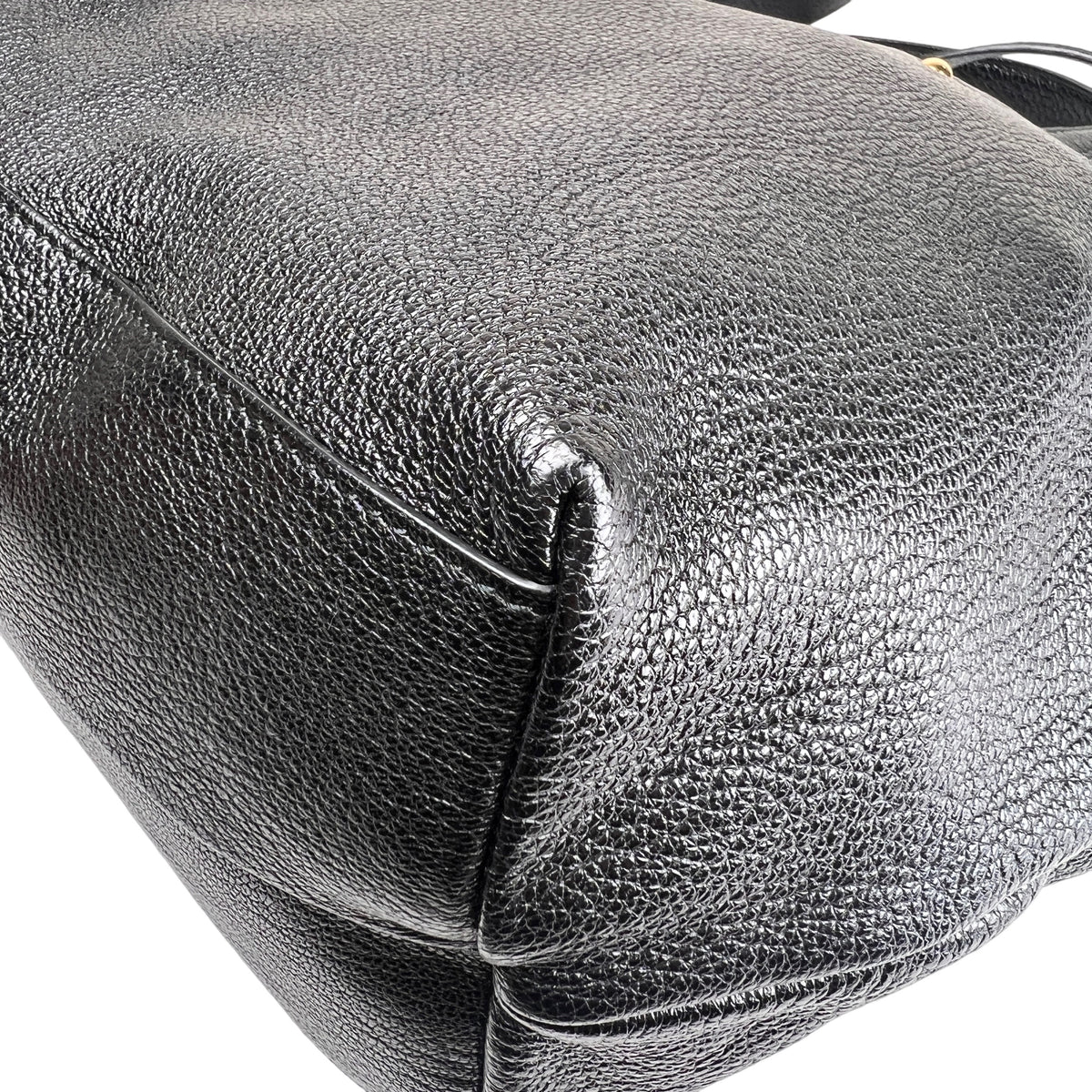 Ferragamo Black Shoulder Bags A-16913