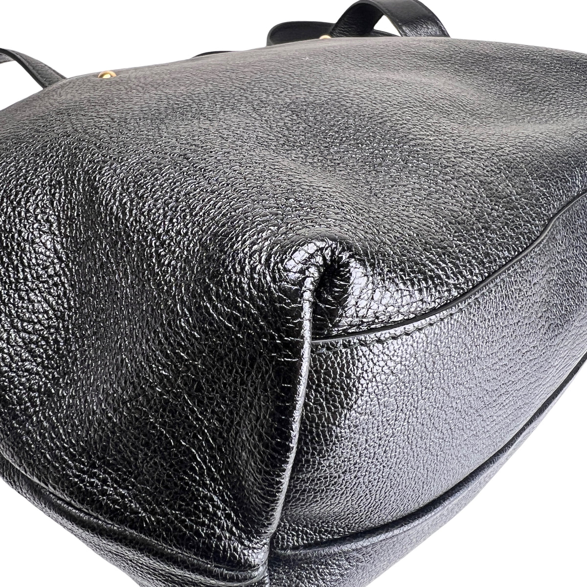 Ferragamo Black Shoulder Bags A-16913
