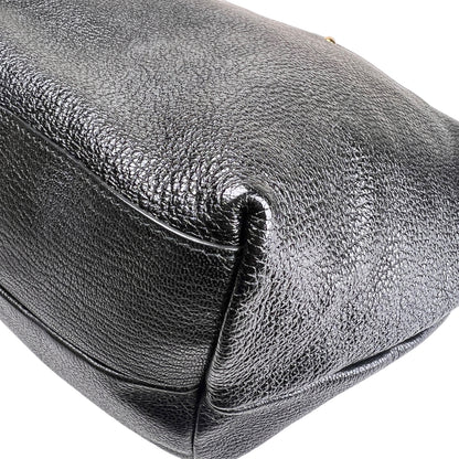 Ferragamo Black Shoulder Bags A-16913