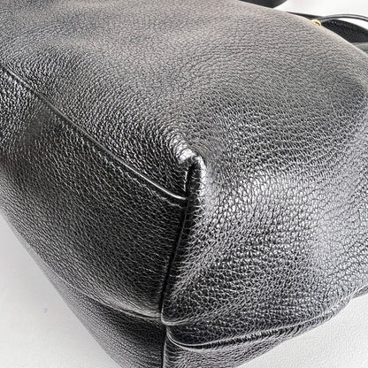 Ferragamo Black Shoulder Bags A-16913