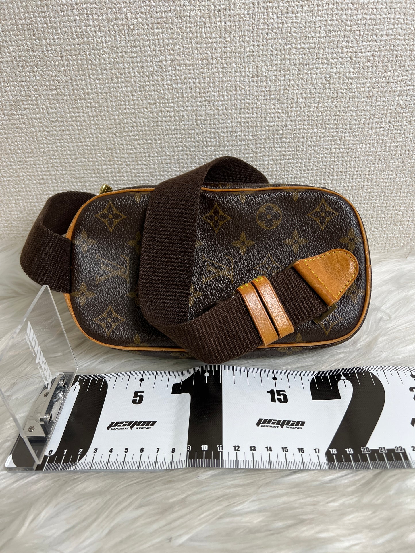 Louis Vuitton Brown Pouches A-16921