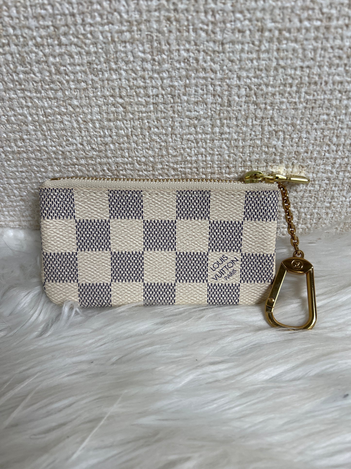 Louis Vuitton White Pouches A-16943
