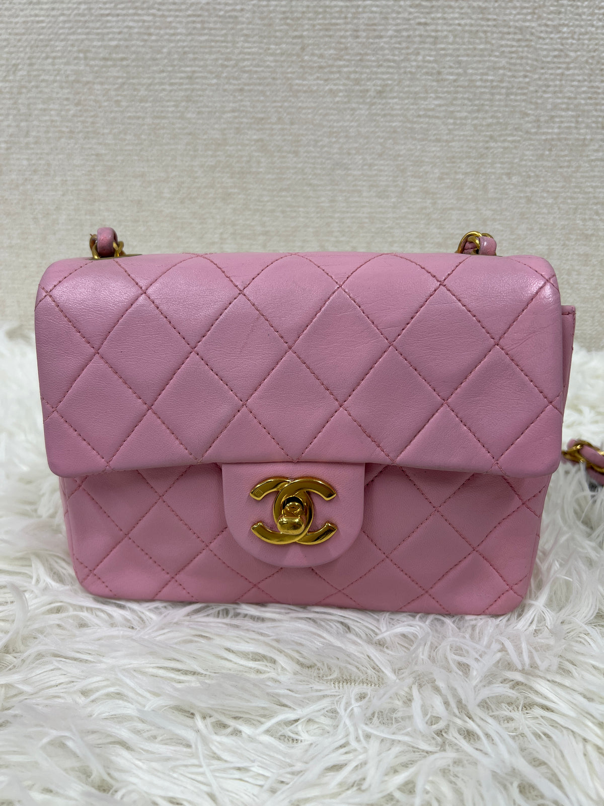Chanel Pink Shoulder Bags A-16971