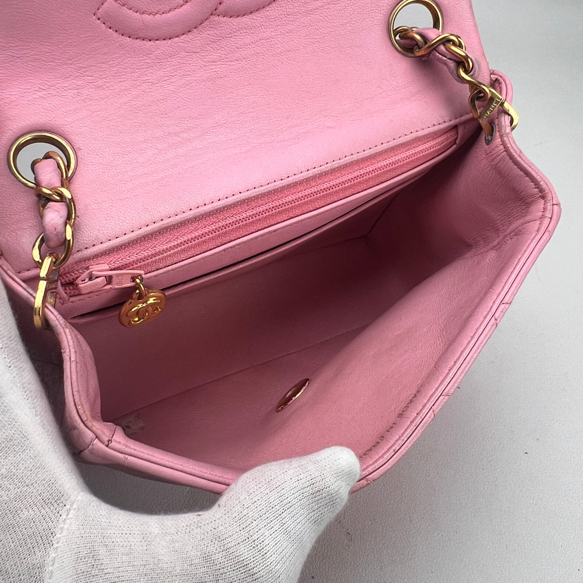 Chanel Pink Shoulder Bags A-16971