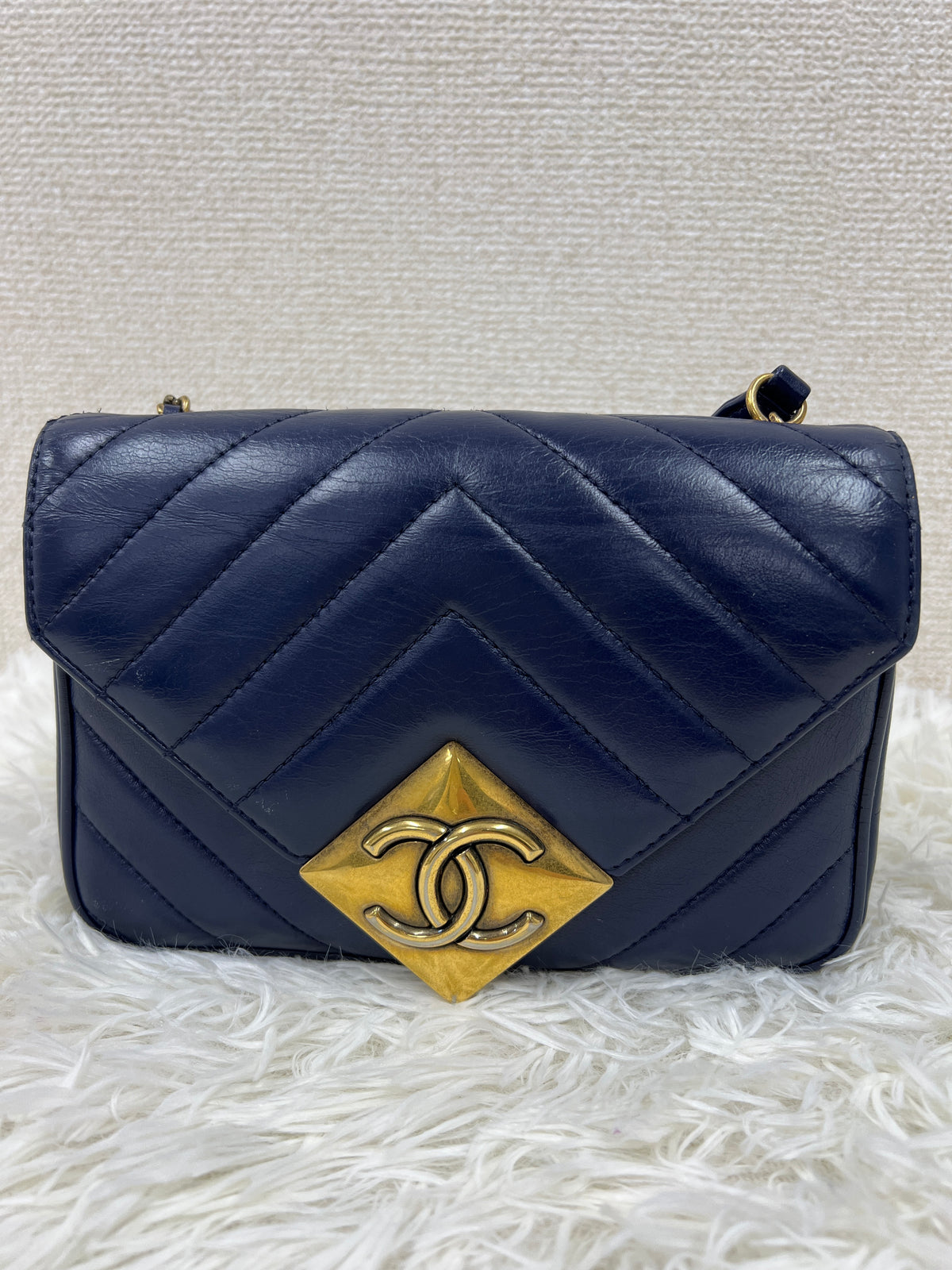 Chanel Navy Shoulder Bags A-16975