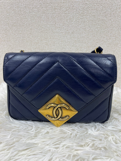 Chanel Navy Shoulder Bags A-16975