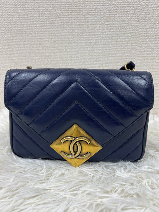 Chanel Navy Shoulder Bags A-16975