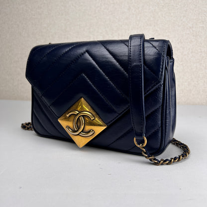 Chanel Navy Shoulder Bags A-16975