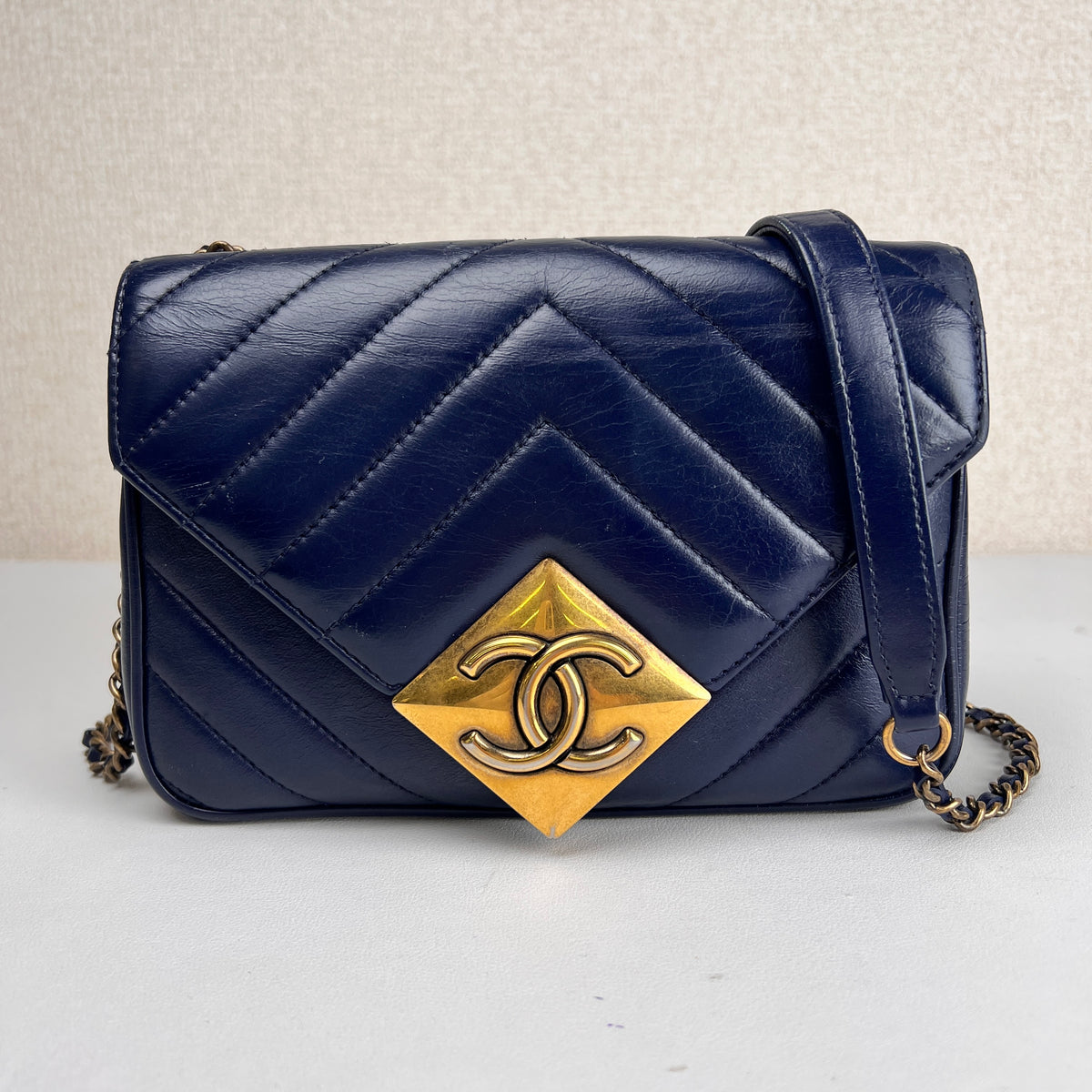 Chanel Navy Shoulder Bags A-16975
