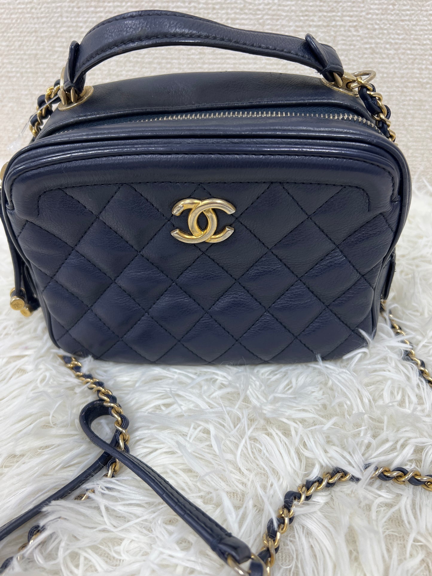Chanel Navy Shoulder Bags A-16976