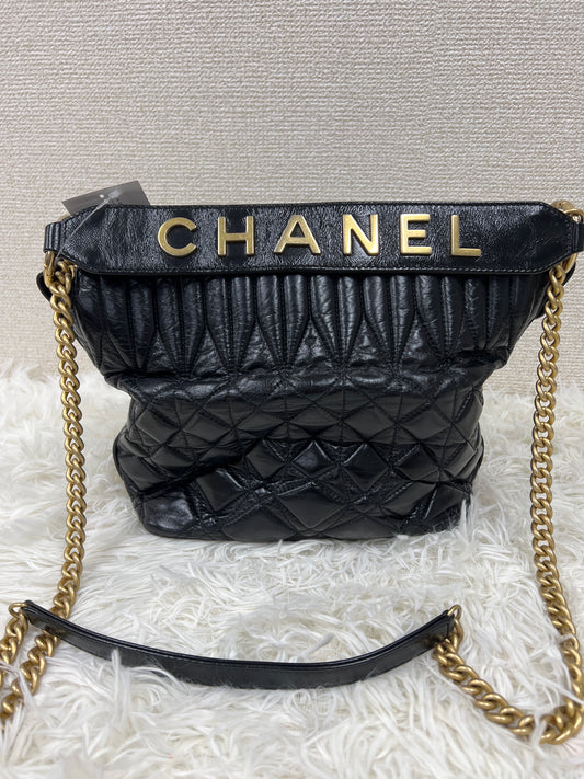 Chanel Black Shoulder Bags A-16977