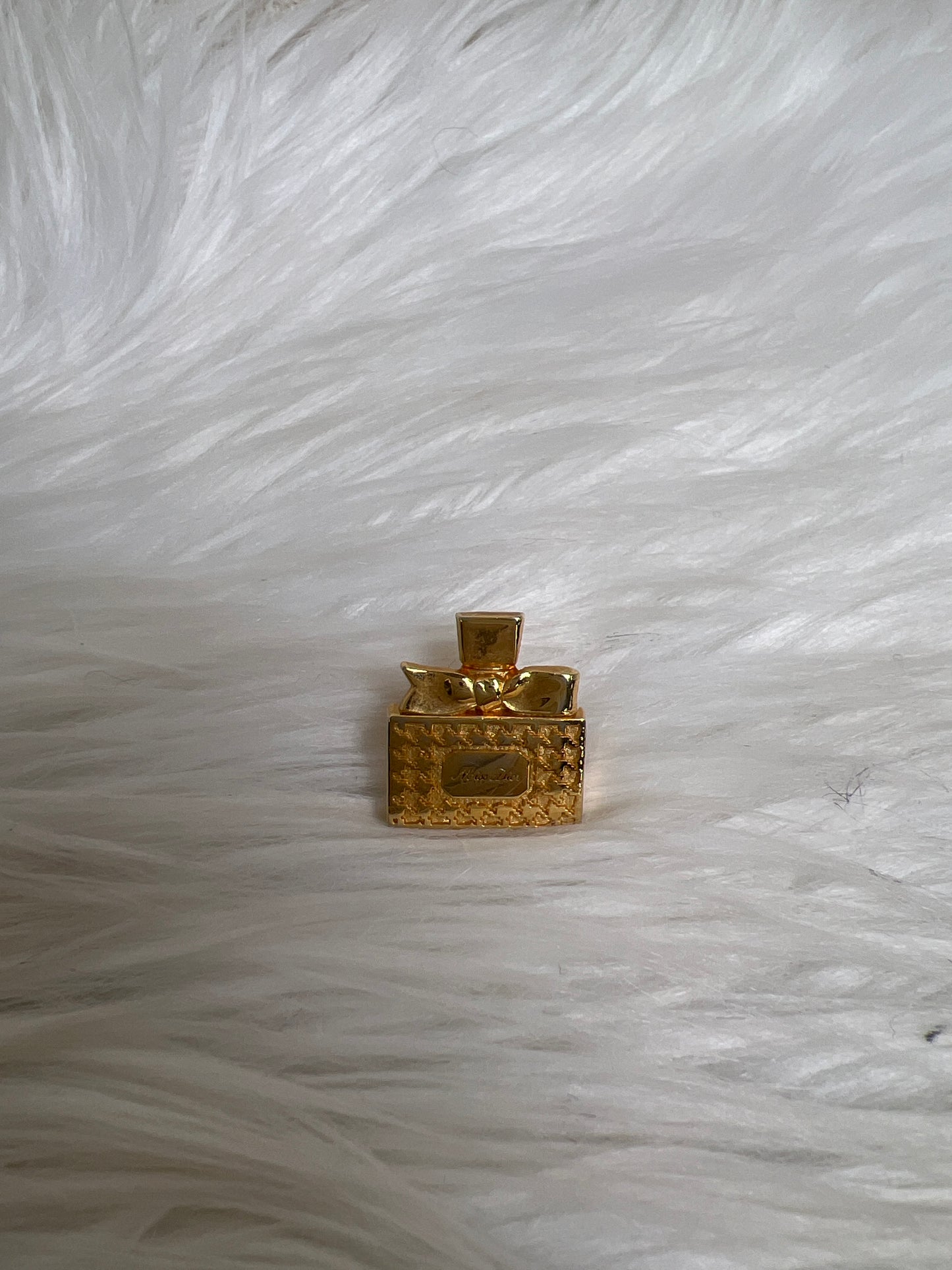 Dior Gold Brooches A-16979