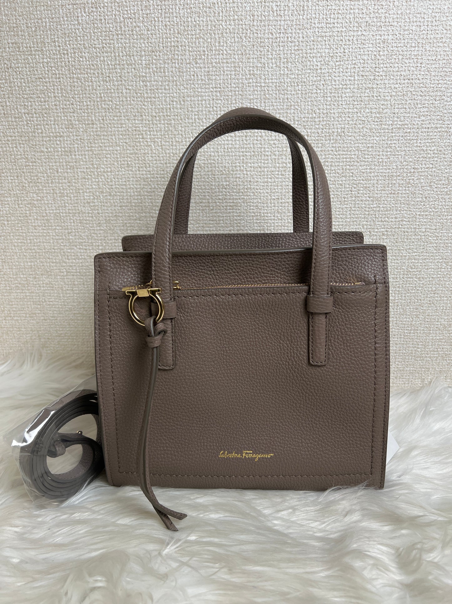 Ferragamo Beige Handle Bags A-16993
