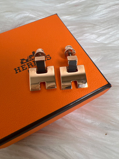 Hermes Gold Earrings A-17001