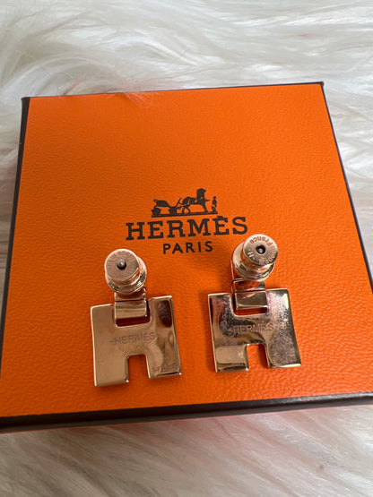Hermes Gold Earrings A-17001