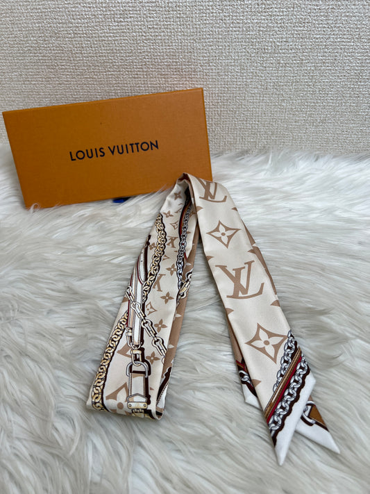 Louis Vuitton Beige Scarves A-17006