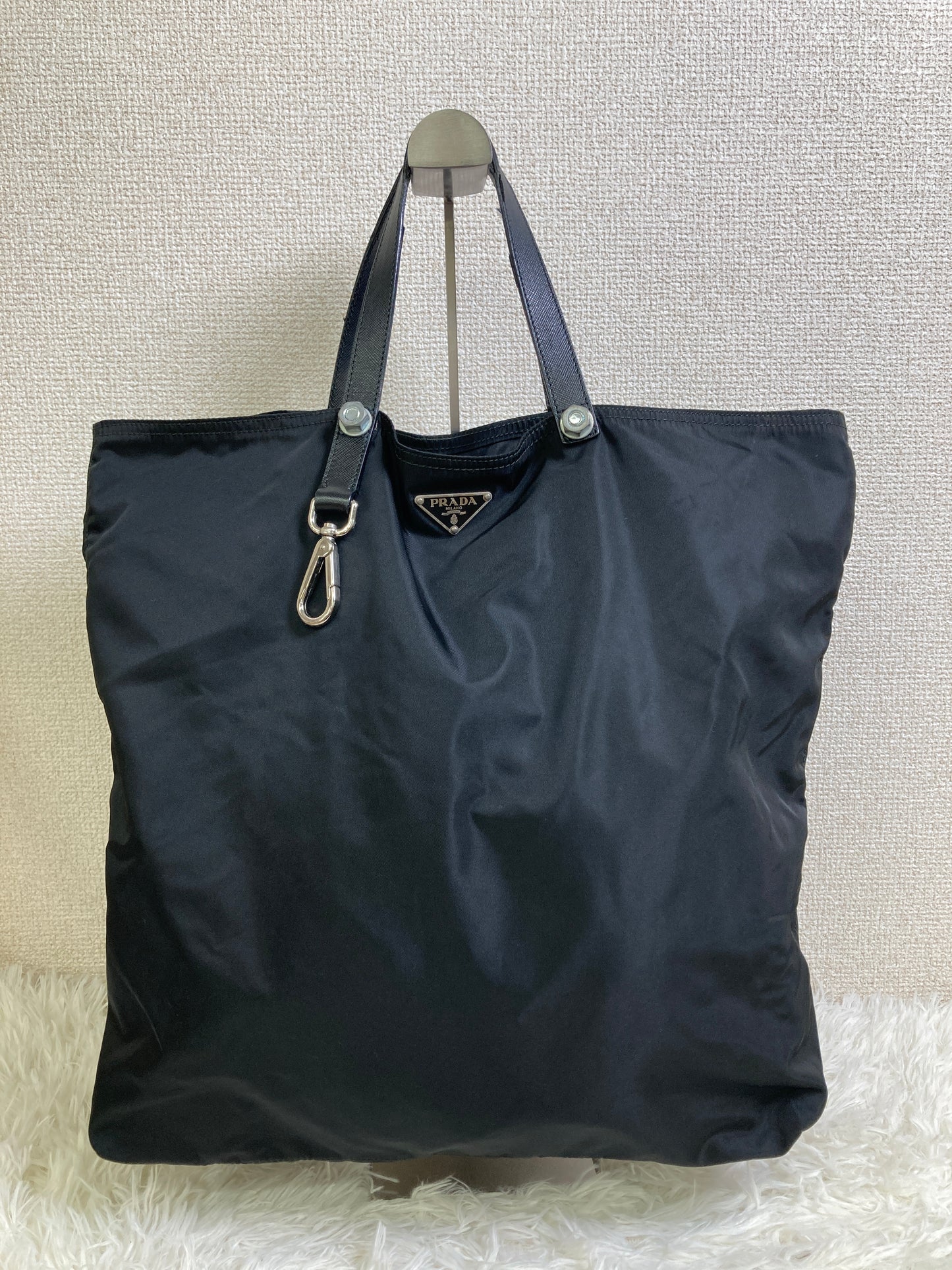 Prada Black Tote Bags A-17009