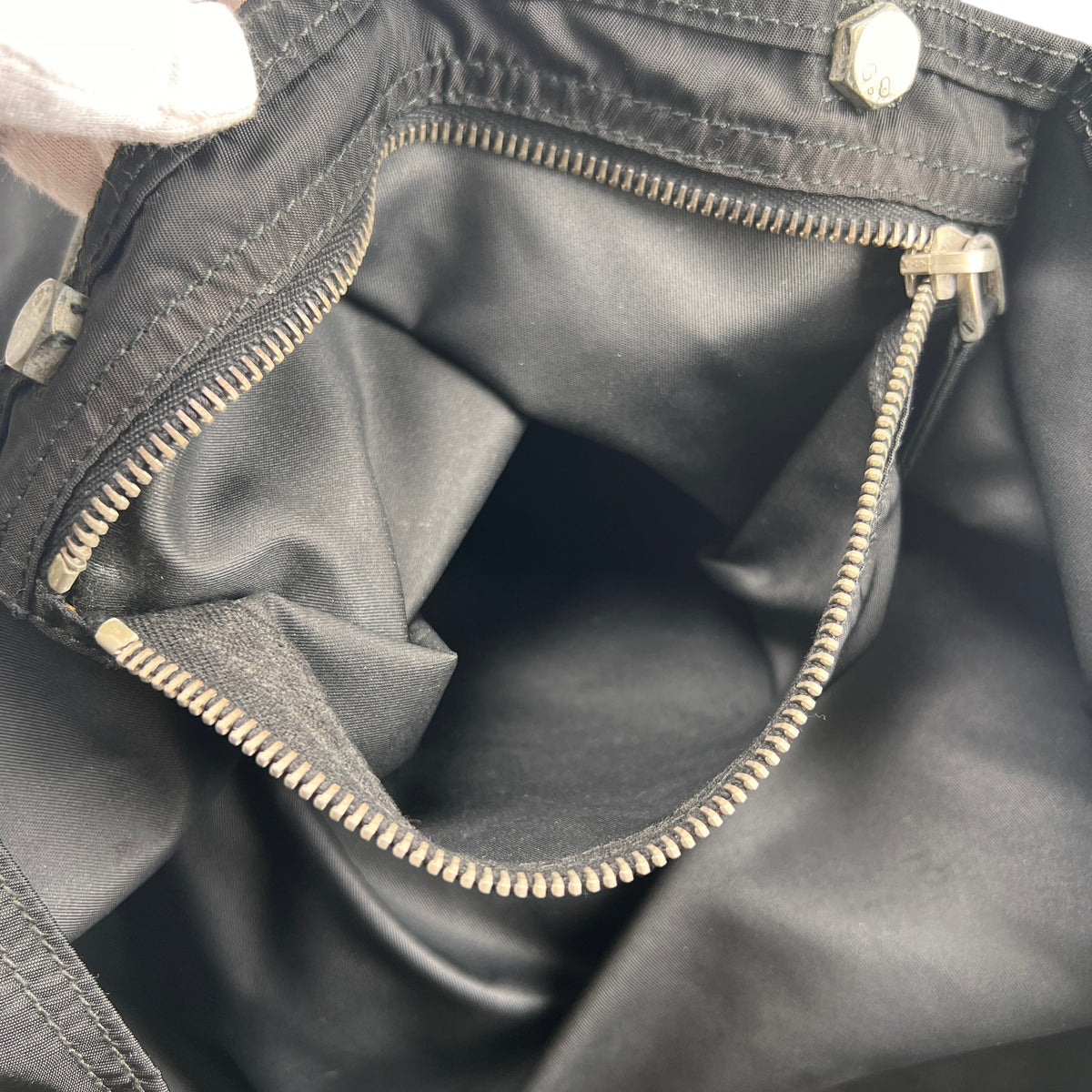 Prada Black Tote Bags A-17009