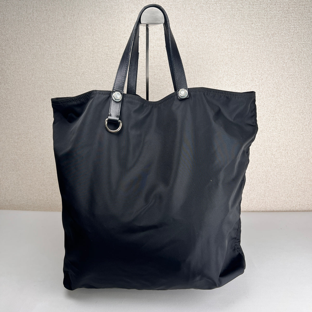 Prada Black Tote Bags A-17009