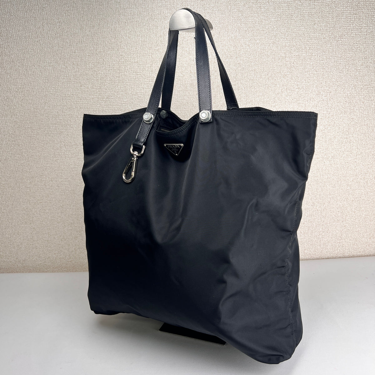 Prada Black Tote Bags A-17009