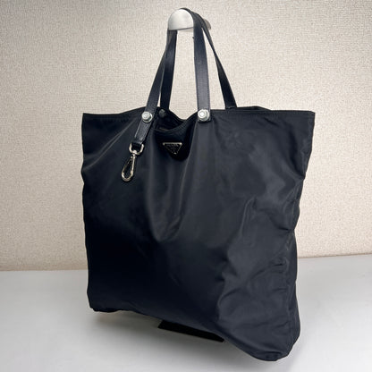 Prada Black Tote Bags A-17009