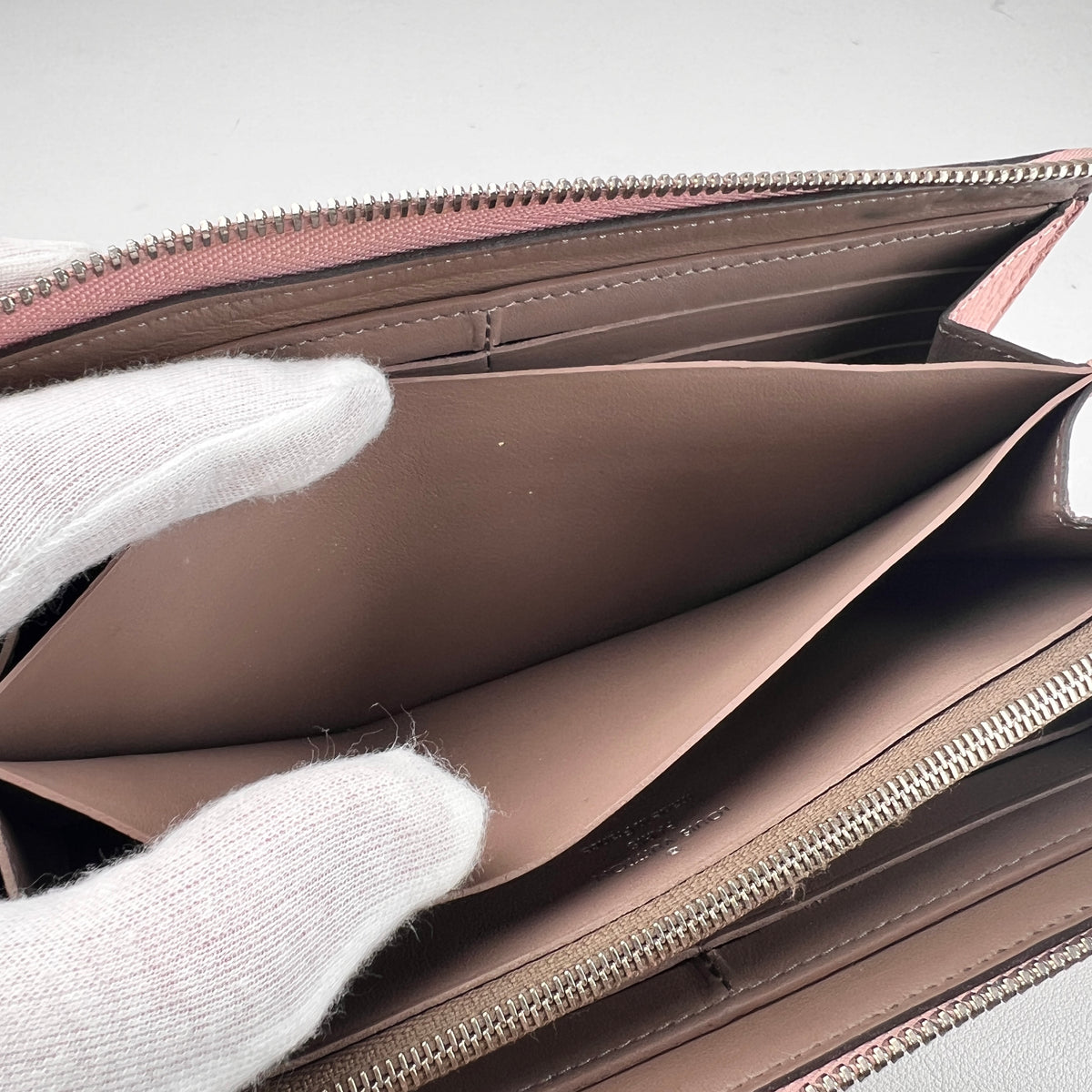 Louis Vuitton Pink Wallets A-17015