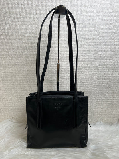 Prada Black Tote Bags A-17020