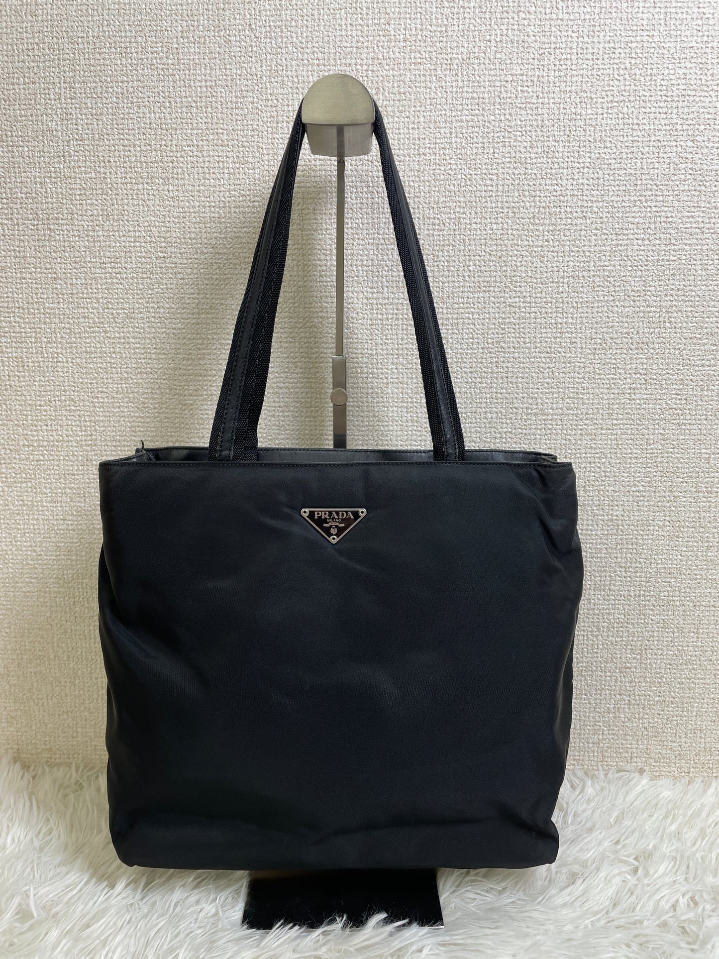 Prada Black Handle Bags A-17022