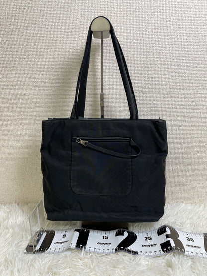 Prada Black Handle Bags A-17022
