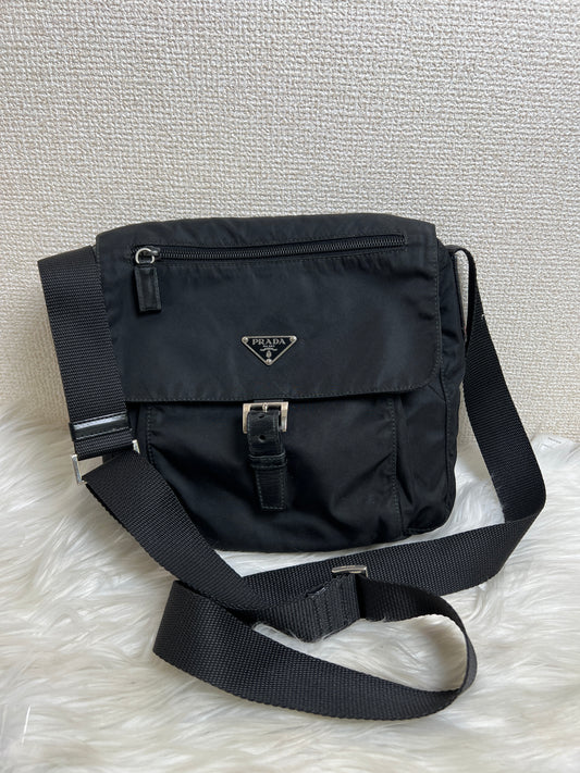 Prada Black Shoulder Bags A-17025