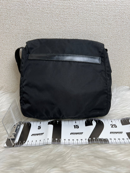 Prada Black Shoulder Bags A-17025