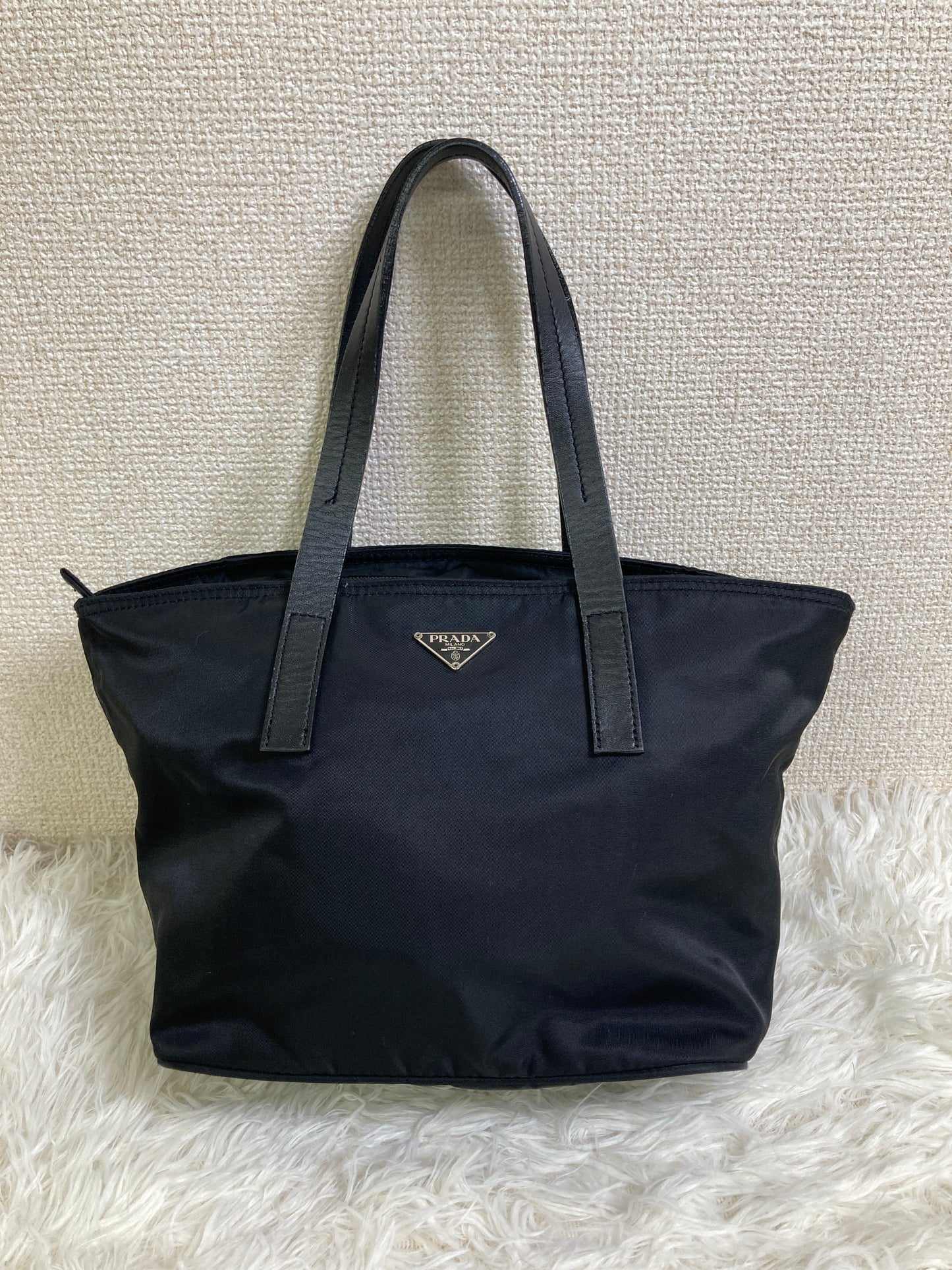 Prada Black Handle Bags A-17029