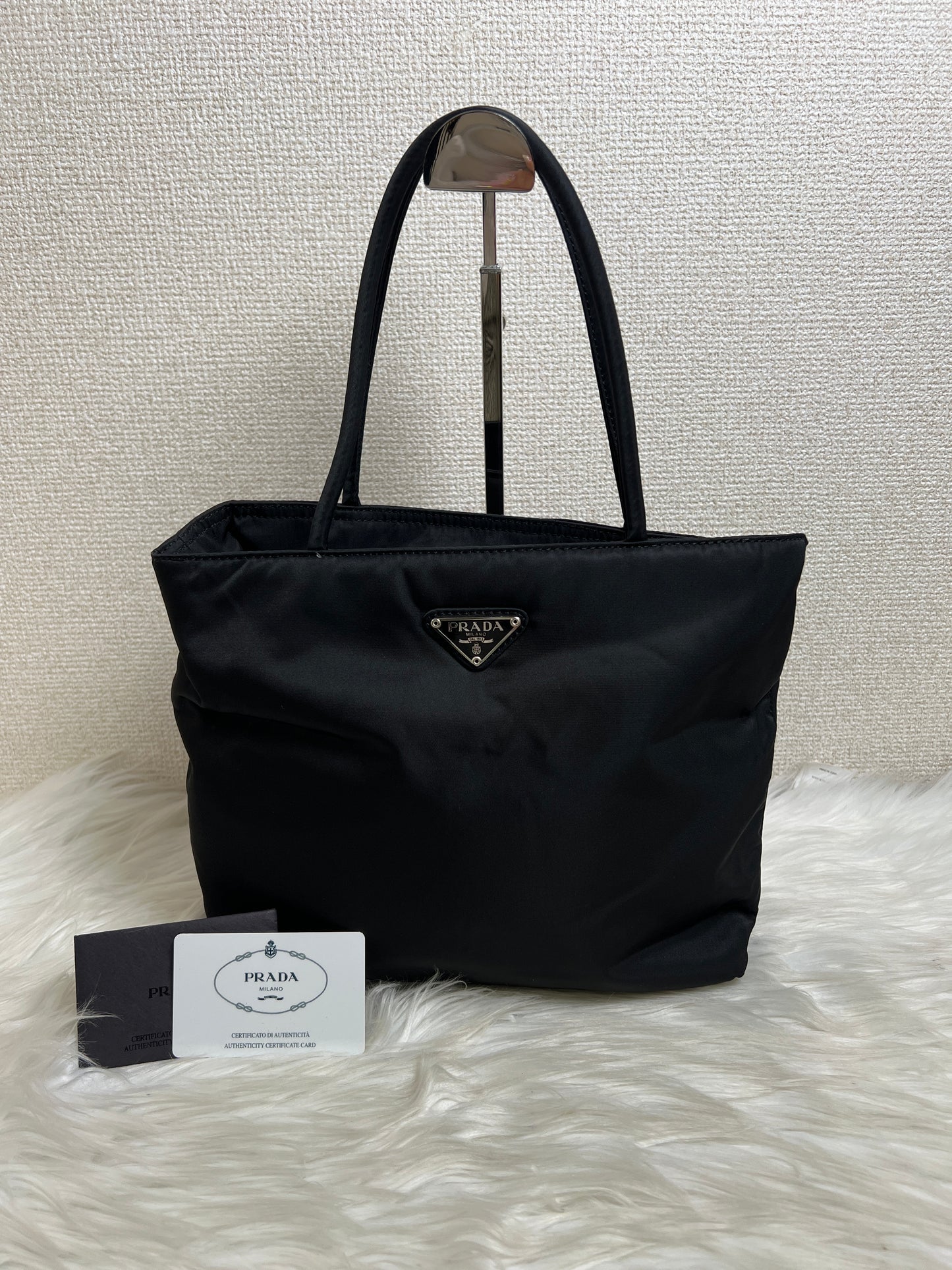 Prada Black Handle Bags A-17030