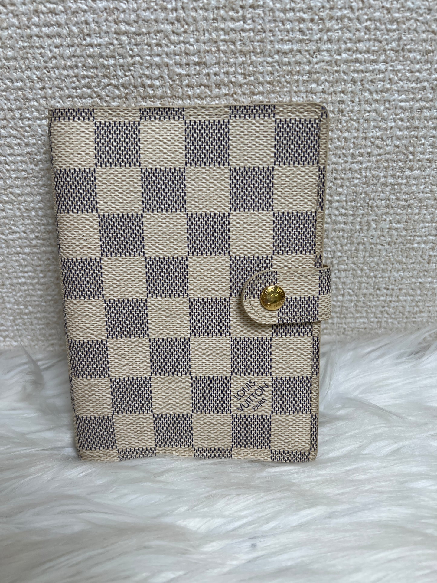 Louis Vuitton White Small goods A-17033