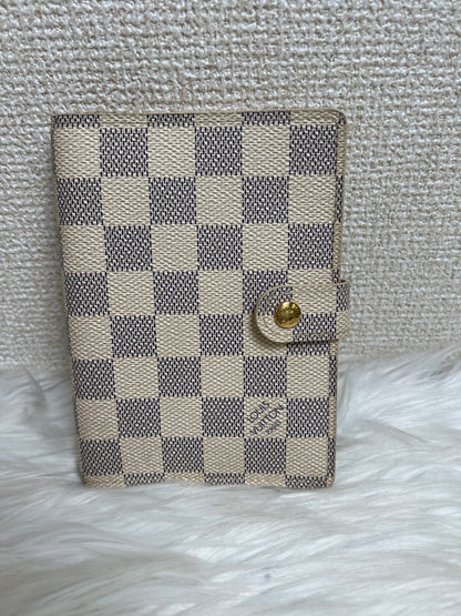 Louis Vuitton White Small goods A-17033