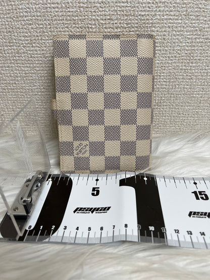 Louis Vuitton White Small goods A-17033