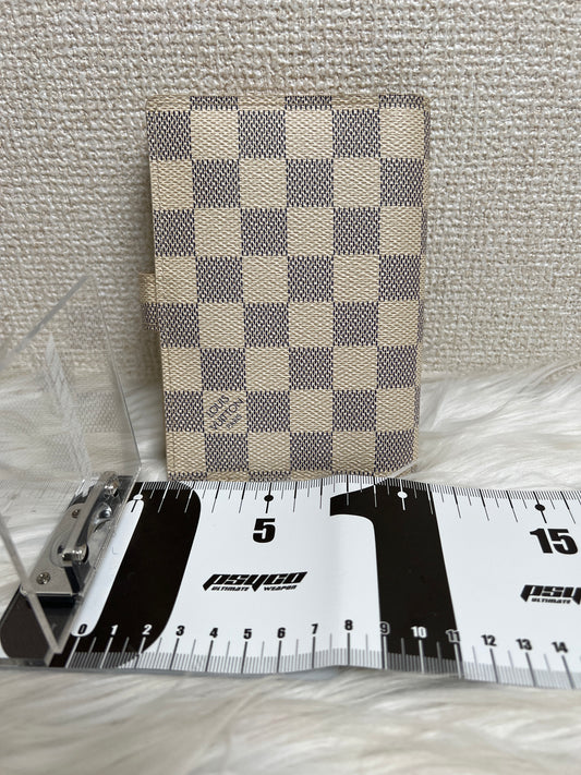Louis Vuitton White Small goods A-17033