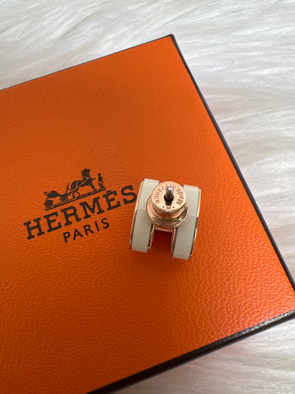 Hermes White Earrings A-17042