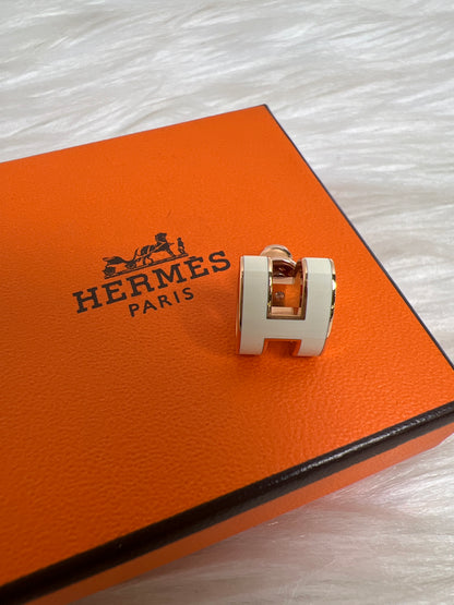 Hermes White Earrings A-17042