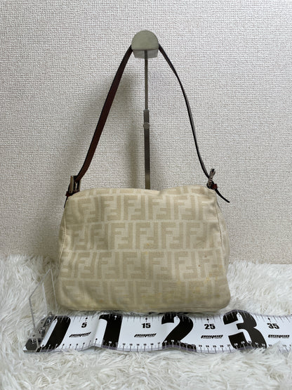 Fendi Beige Shoulder Bags A-17044