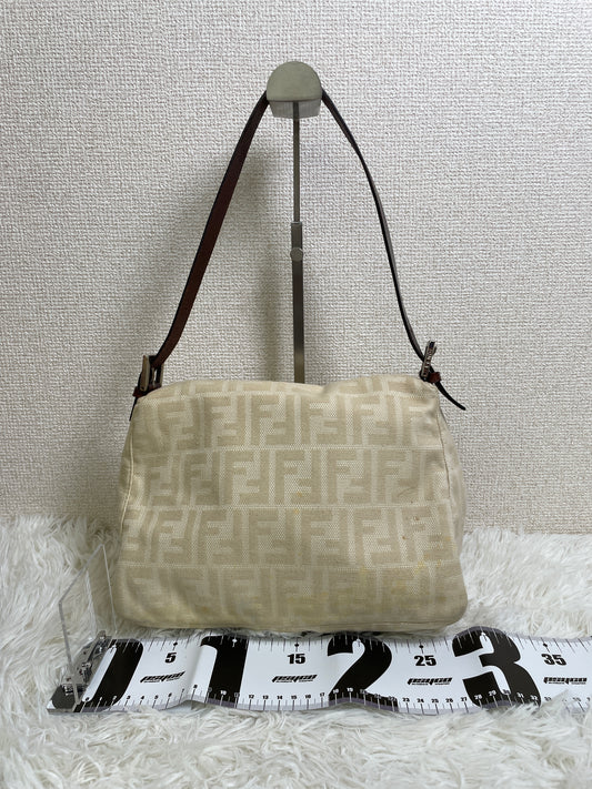 Fendi Beige Shoulder Bags A-17044