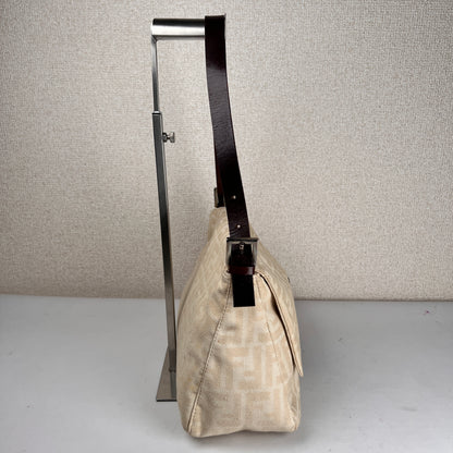 Fendi Beige Shoulder Bags A-17044
