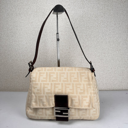 Fendi Beige Shoulder Bags A-17044