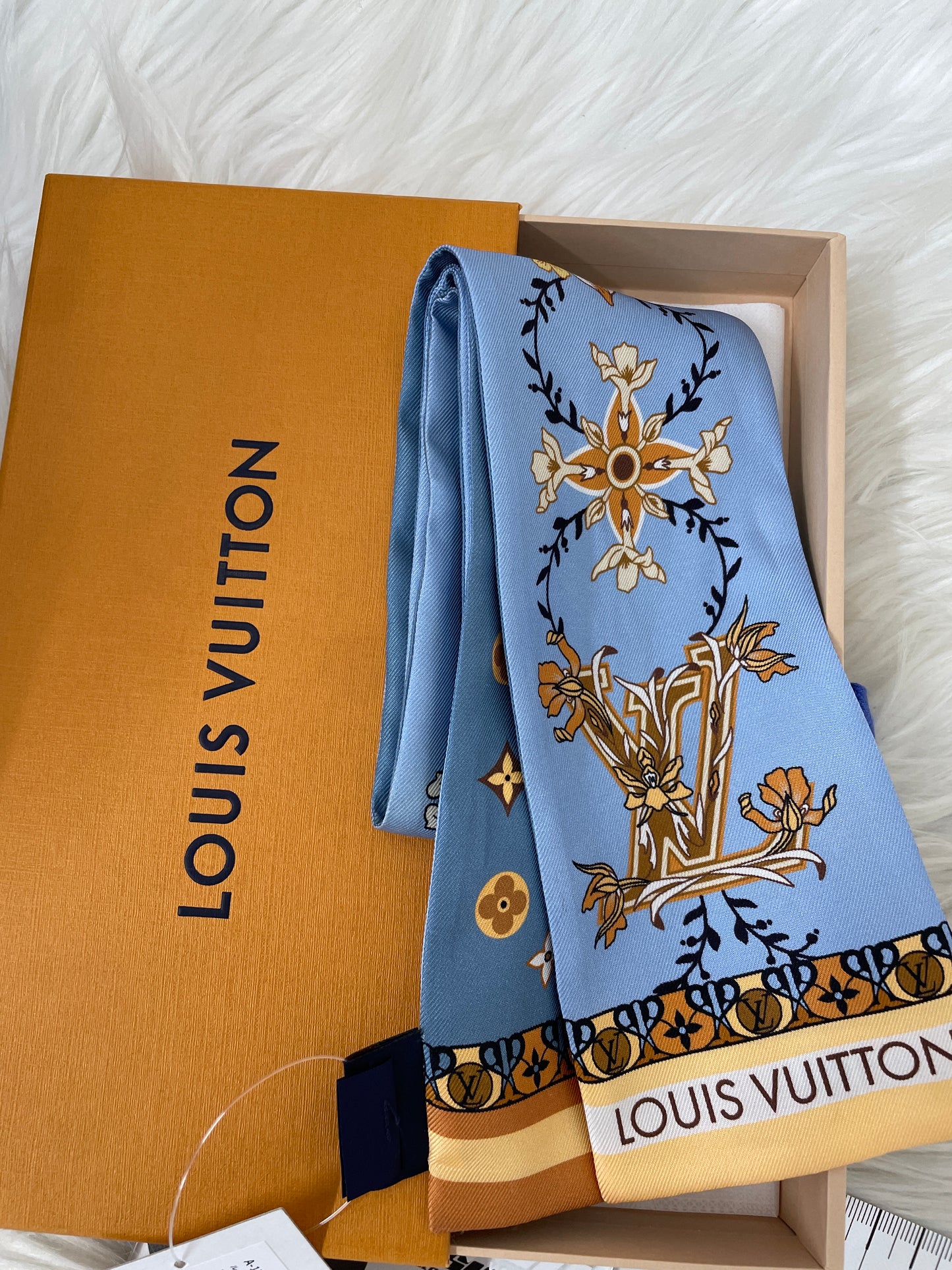 Louis Vuitton Blue Scarves A-17183