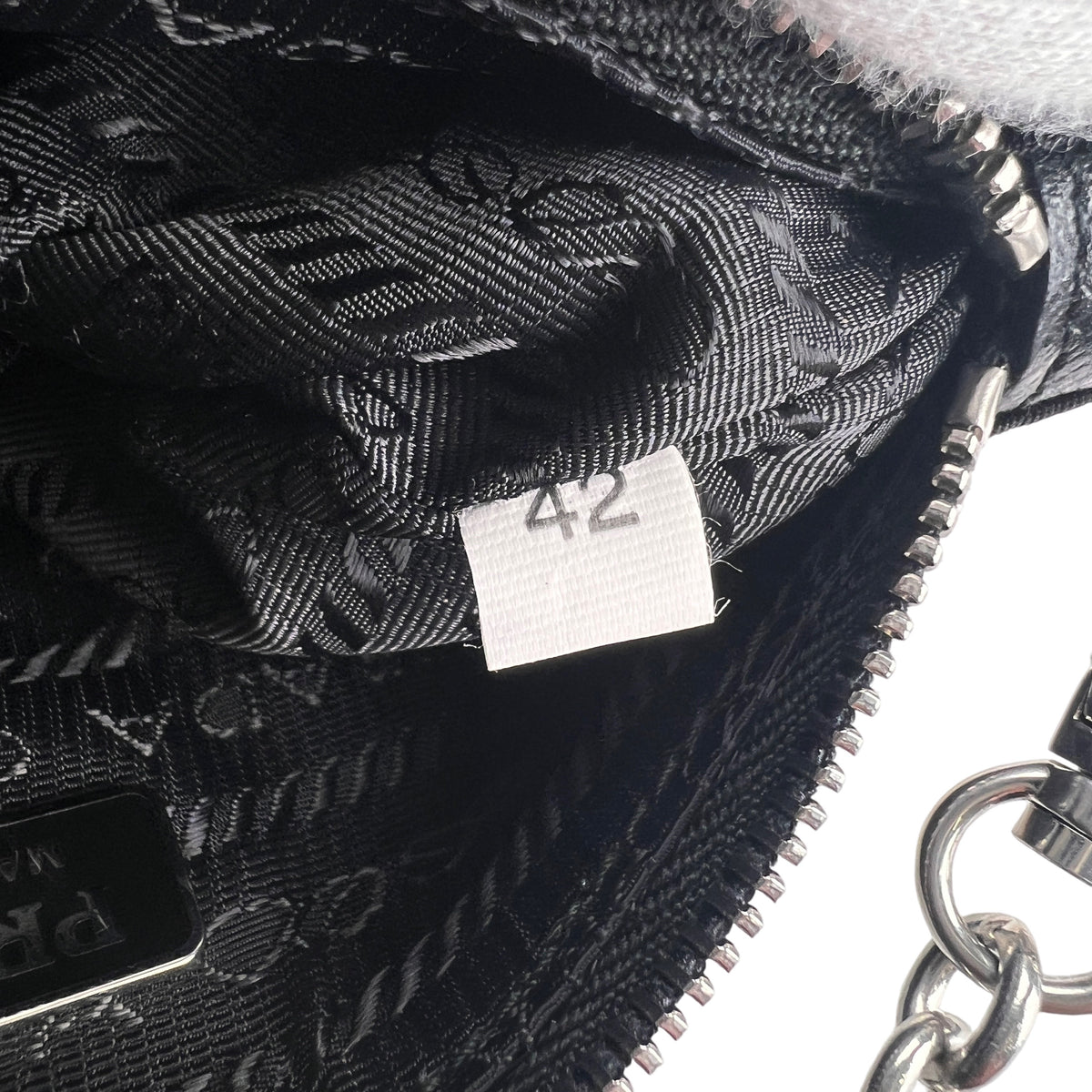 Prada Black Shoulder Bags A-17227