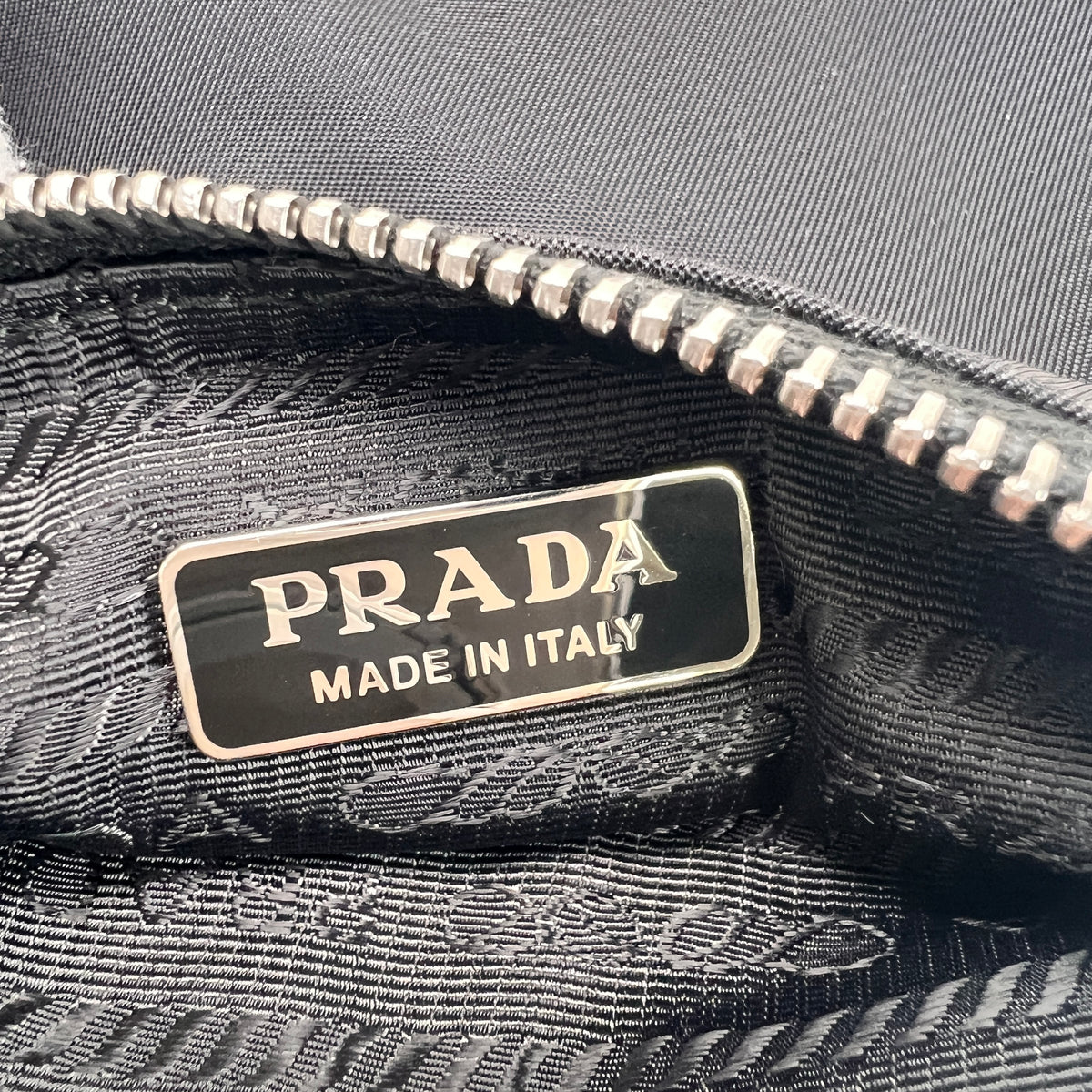 Prada Black Shoulder Bags A-17227